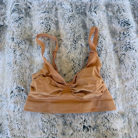 Skims Seamless Sculpt Bralette - Picture 2 of 4